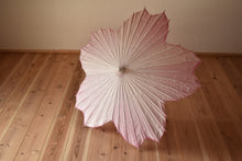 Cargar imagen en el visor de la galería, 即納|日傘【桜和傘ソメイヨシノ(麻の葉・梅紋)】