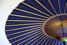 Cargar imagen en el visor de la galería, 蛇の目傘【縞帯 紺×菊唐草】