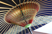 Cargar imagen en el visor de la galería, 蛇の目傘【縞帯 紺×菊唐草】