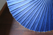 Cargar imagen en el visor de la galería, Sombrilla [Azul marino doble x teñido por pliegues (amarillento)