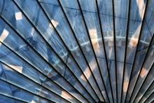 画像をギャラリービューアに読み込む, 蛇の目傘【石徹白藍染2026 】 - 和傘CASA