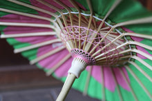 画像をギャラリービューアに読み込む, まめ和傘【切継ぎ 桜(緑×ピンク)】 - 和傘CASA