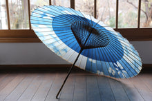 Cargar imagen en el visor de la galería, 蛇の目傘【石徹白藍染2024 軒奴 輝】