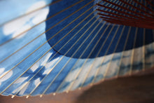 Cargar imagen en el visor de la galería, 蛇の目傘【石徹白藍染2024 軒奴 輝】