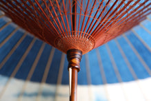 Cargar imagen en el visor de la galería, 蛇の目傘【石徹白藍染2024 軒奴 輝】