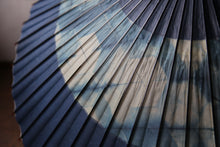 Cargar imagen en el visor de la galería, 蛇の目傘【石徹白藍染2024 助六 雪片】