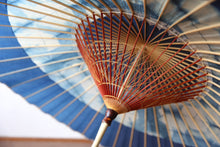 Cargar imagen en el visor de la galería, 蛇の目傘【石徹白藍染2024 助六 雪片】