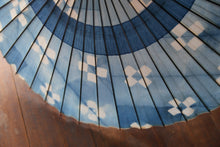 Cargar imagen en el visor de la galería, 蛇の目傘【石徹白藍染2024 中張 世】