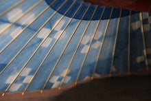 Cargar imagen en el visor de la galería, 蛇の目傘【石徹白藍染2024 中張 世】