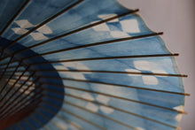 Cargar imagen en el visor de la galería, 蛇の目傘【石徹白藍染2024 中張 世】