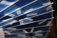 Cargar imagen en el visor de la galería, 蛇の目傘【石徹白藍染2024 中張 光彩】