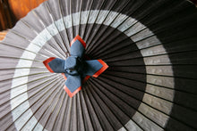 画像をギャラリービューアに読み込む, 蛇の目傘【中張 紫黒×かすみ染め(ブルー系)】