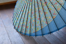 将图片加载到图库查看器,蛇の目傘【月奴 水色×花柄】 - 和傘CASA