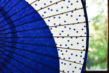 将图片加载到图库查看器,蛇の目傘【月奴 紺×水玉】 - 和傘CASA
