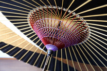 画像をギャラリービューアに読み込む, 蛇の目傘【交叉 黒×柿渋鉄(白)】