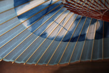 画像をギャラリービューアに読み込む, 蛇の目傘【石徹白藍染2023 助六花】