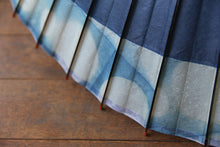 画像をギャラリービューアに読み込む, 蛇の目傘【石徹白藍染2023 軒奴】