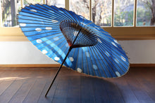 将图片加载到图库查看器,蛇の目傘【石徹白藍染 水玉】 - 和傘CASA
