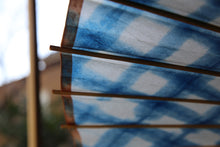 将图片加载到图库查看器,蛇の目傘【石徹白藍染 格子】 - 和傘CASA