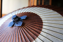 画像をギャラリービューアに読み込む, 蛇の目傘【助六 鉄媒染×白】