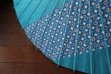 Load image into Gallery viewer, Parasol [Striped belt, turquoise x rounded square]
