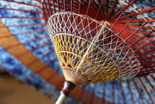 画像をギャラリービューアに読み込む, 蛇の目傘【輪　ギャラクシー×柿渋（赤骨）】（女竹） - 和傘CASA
