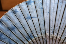 Load image into Gallery viewer, 蛇の目傘【石徹白藍染2026　】 - 和傘CASA
