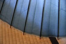 Load image into Gallery viewer, 蛇の目傘【石徹白藍染2026　】 - 和傘CASA
