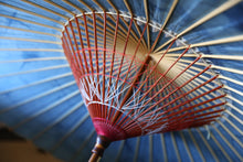 Load image into Gallery viewer, 蛇の目傘【石徹白藍染2026　】 - 和傘CASA
