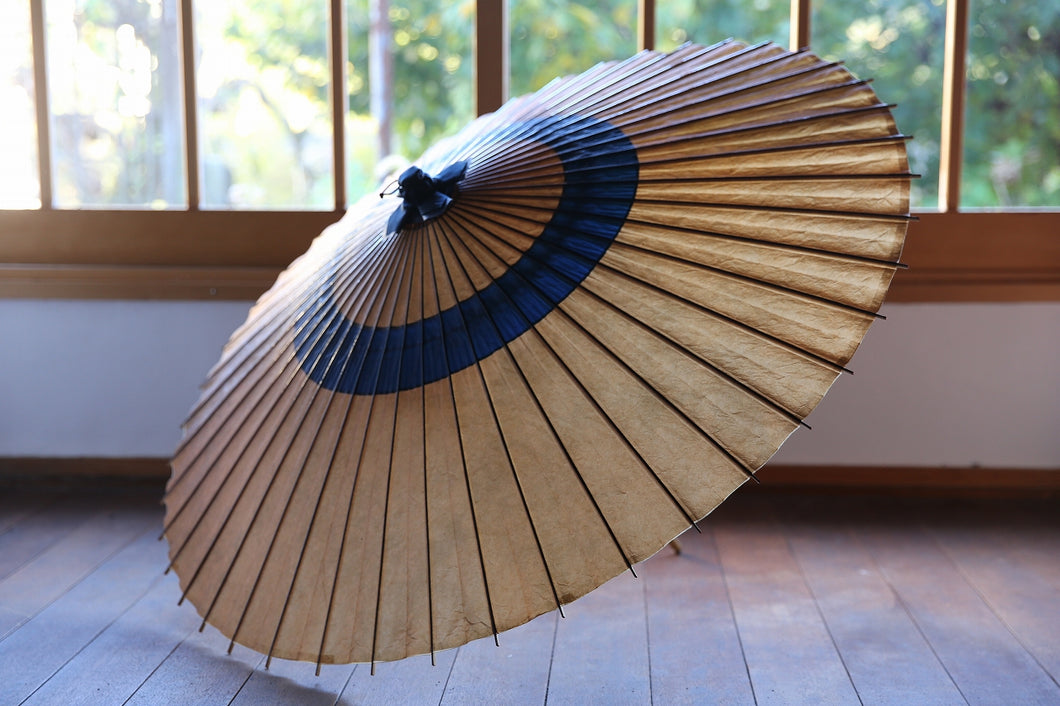 Jenome-Umbrella [NAKAHARI, Kakishibu-Zome (caqui negro) x índigo].