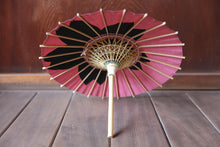 Load image into Gallery viewer, まめ和傘【切継ぎ　桜（ピンク×黒）】 - 和傘CASA
