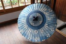 Load image into Gallery viewer, Janome umbrella [Ishitetsu white indigo dyeing 2024 Nakahari Se]
