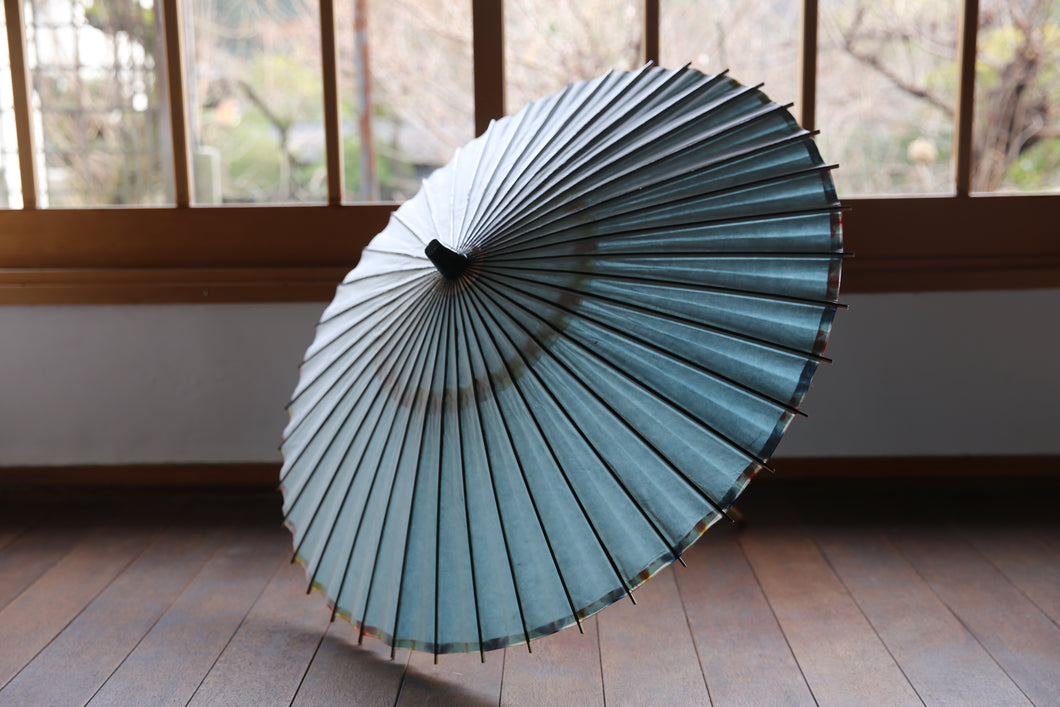 Parasol [double-lined white x light blue (fold dyed inside the eaves)]