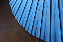 Load image into Gallery viewer, Parasol [light blue (folded eaves/black bone)]
