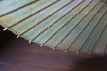 Cargar imagen en el visor de la galería, Sombrilla [Doble, teñida Kasumi Verde Amarillo x Blanco] (Bambú hembra)
