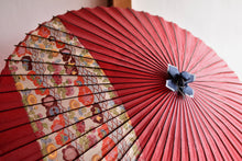 Cargar imagen en el visor de la galería, Paraguas Janome [Striped Obi Crimson x Floral Seigaiha]
