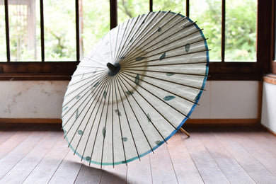 日傘【二重張　幸草紙工房 写し染め「藍の葉」× 水色】 - 和傘CASA