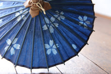 Cargar imagen en el visor de la galería, Paraguas Japonés Mame【Flor Balsa Teñida Gujo B】
