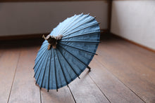 Cargar imagen en el visor de la galería, Paraguas japonés Mame [Ittetsu White Indigo Dye Indigo]
